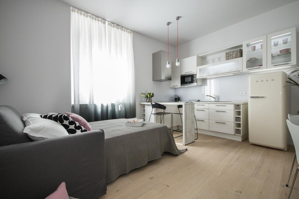 Cavour 51 Lägenhet Lecco Exteriör bild